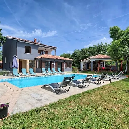 With Big Garden And Large Pool Near Villa