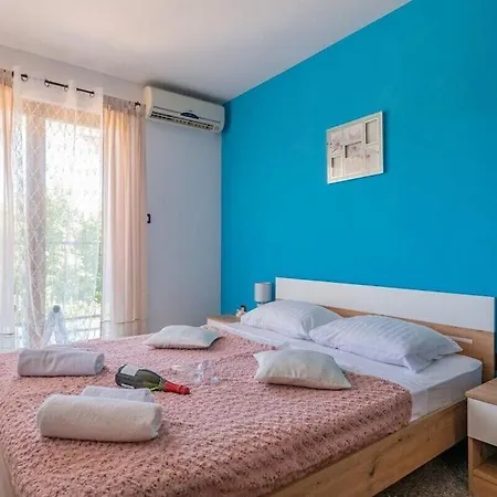 With Big Garden And Large Pool Near Villa